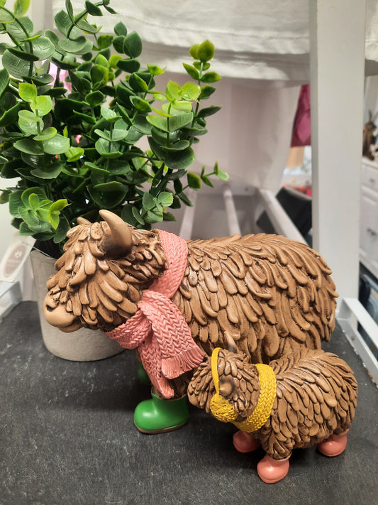 Hughie Highland Cow & Calf in Wellies (Pink)