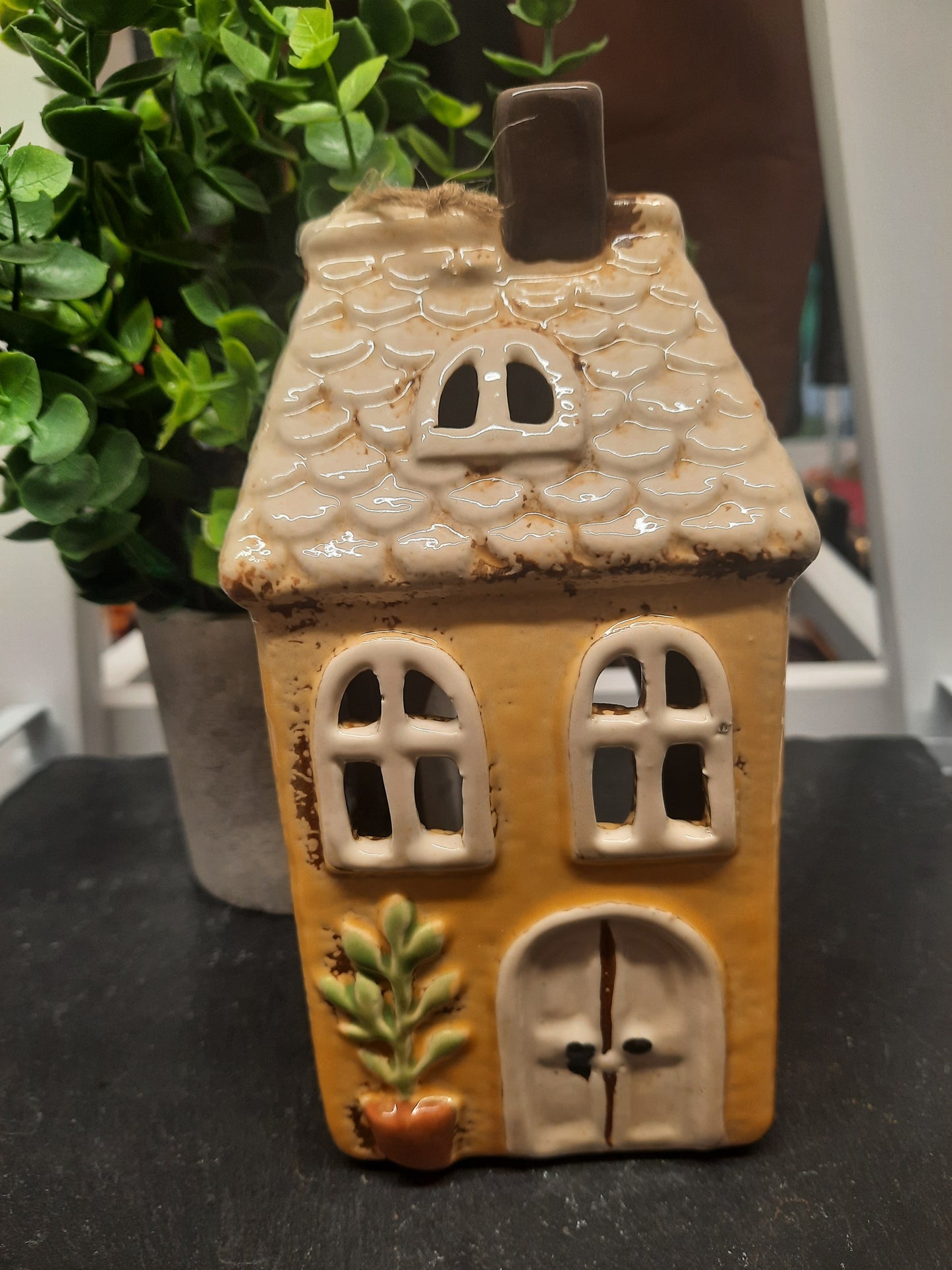 Village Pottery Garden House T-light ( Yellow )