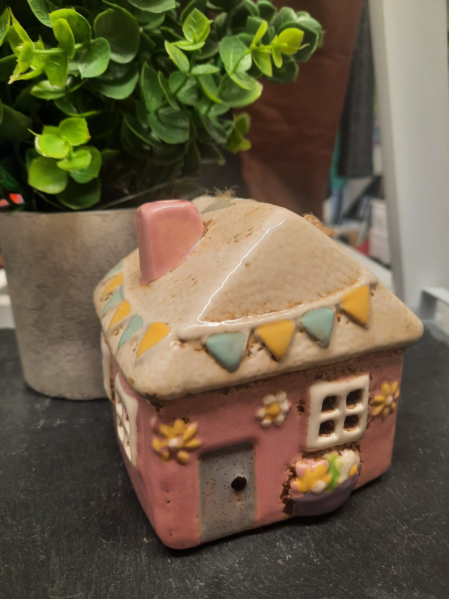 Village Pottery Garden House T- light (Pink)