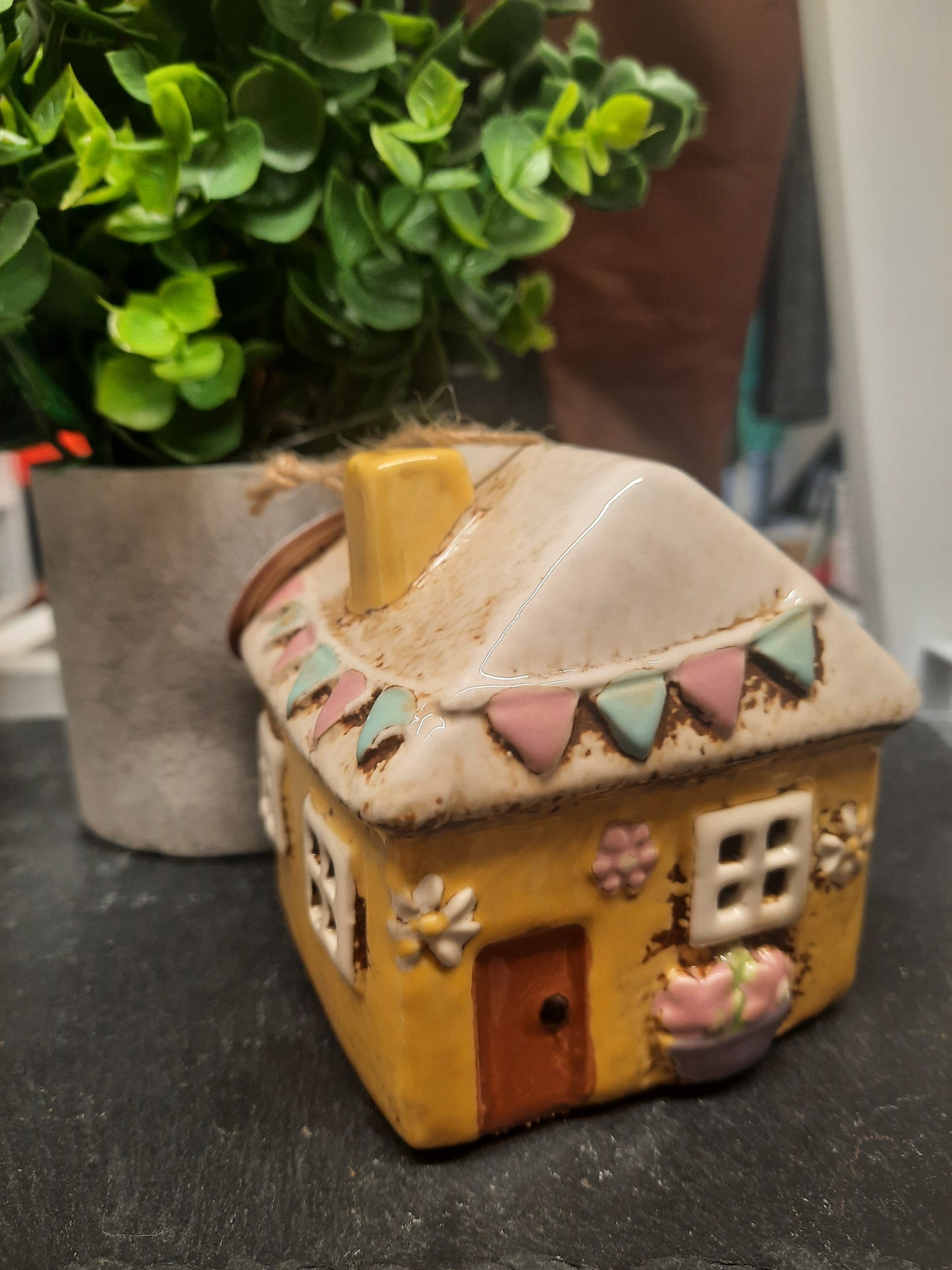 Village Pottery Garden House T-light ( Yellow )