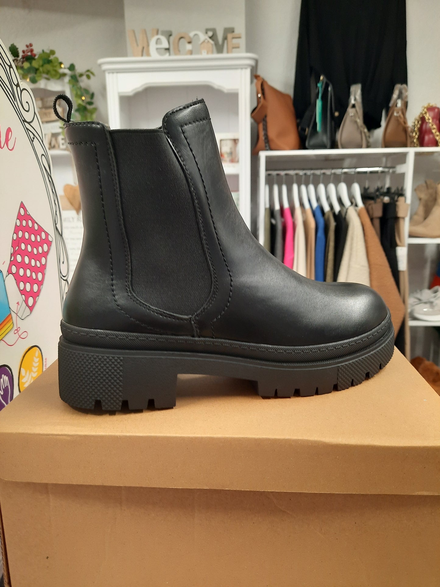 Ankle Boots Black side Zip.