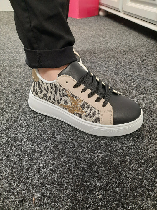 Canvas & Leather look Canvas Pumps with Star detail...