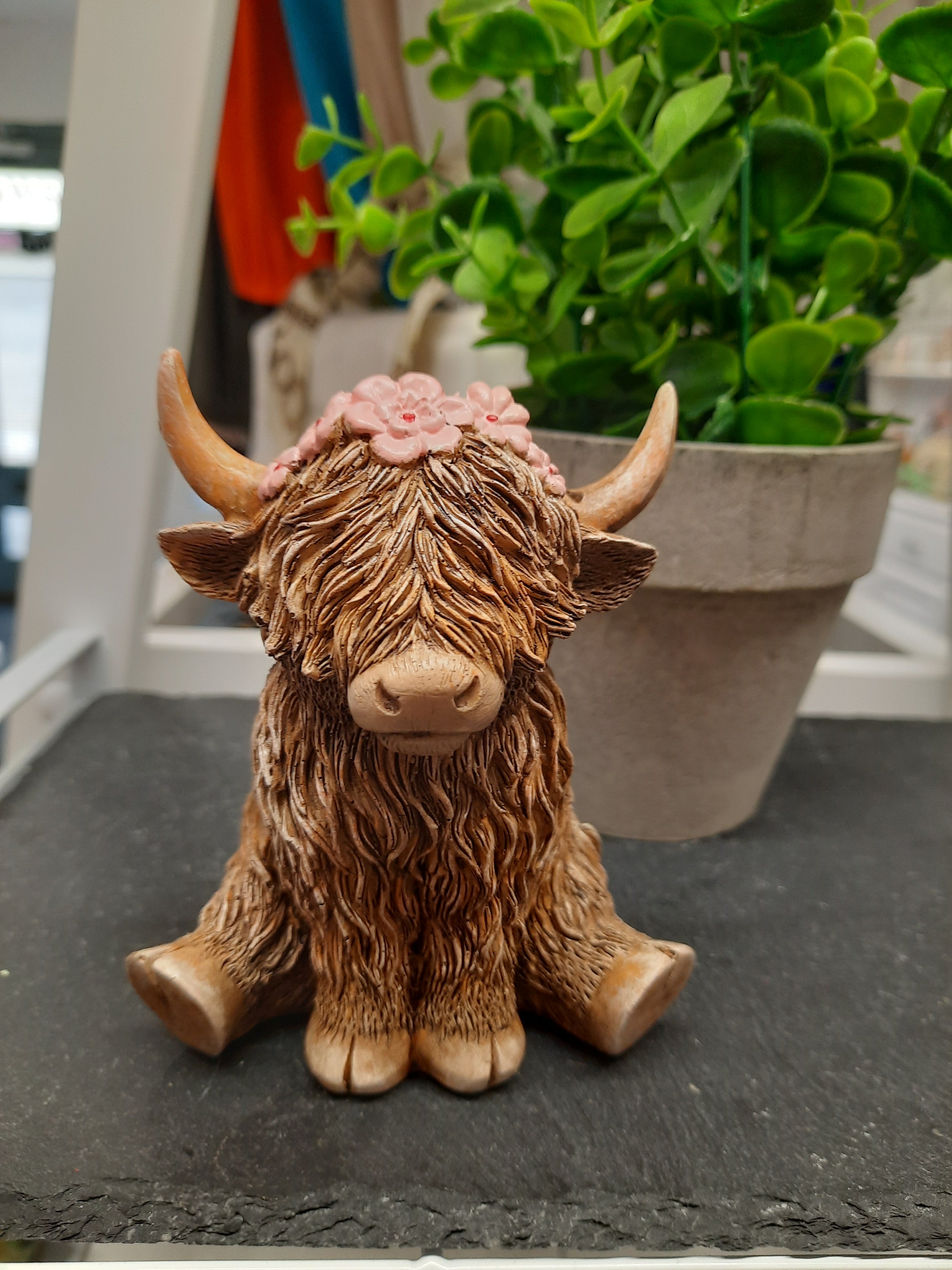 Highland Cow With Flower Headband – Hometrends Uk