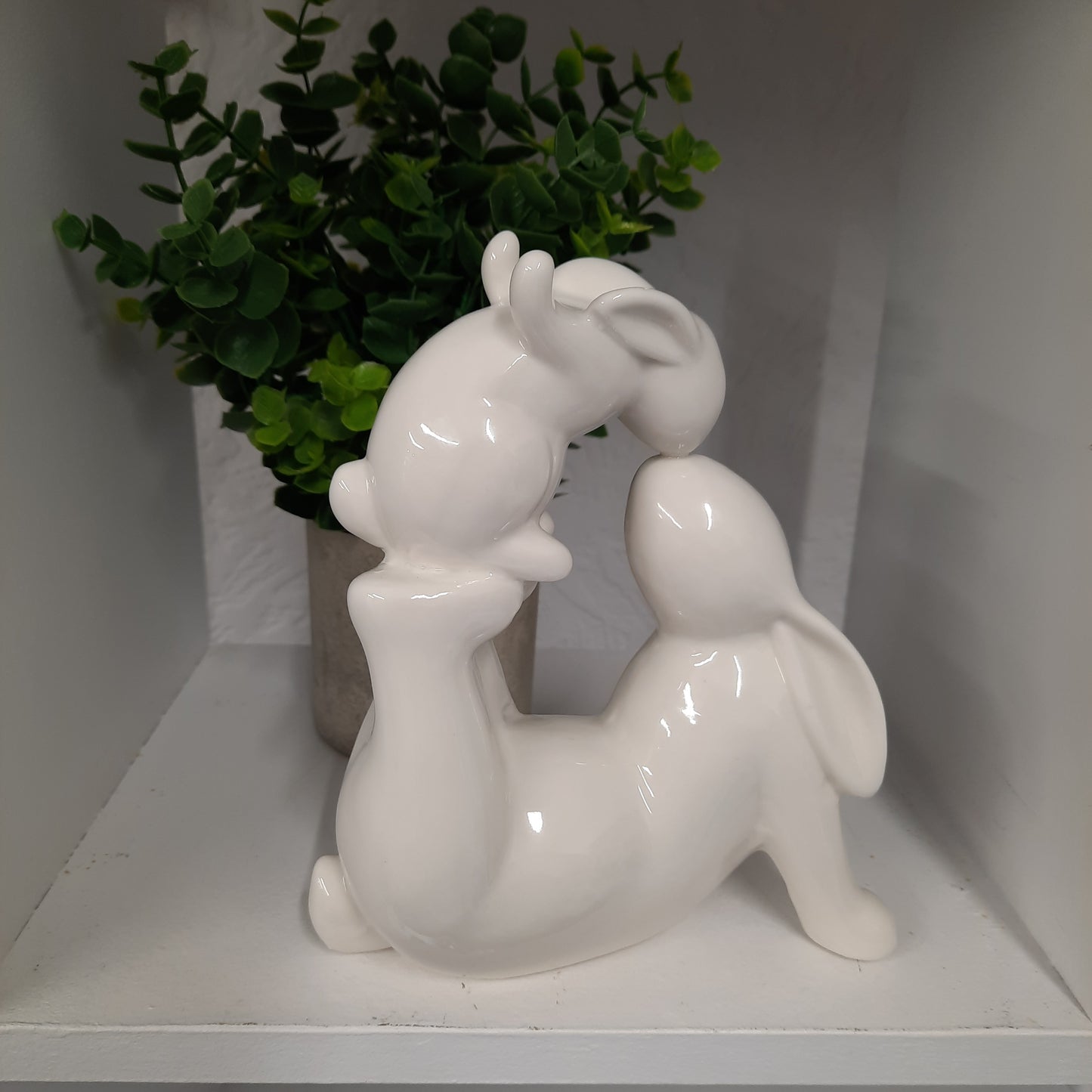 Sitting Kissing Bunny (White)